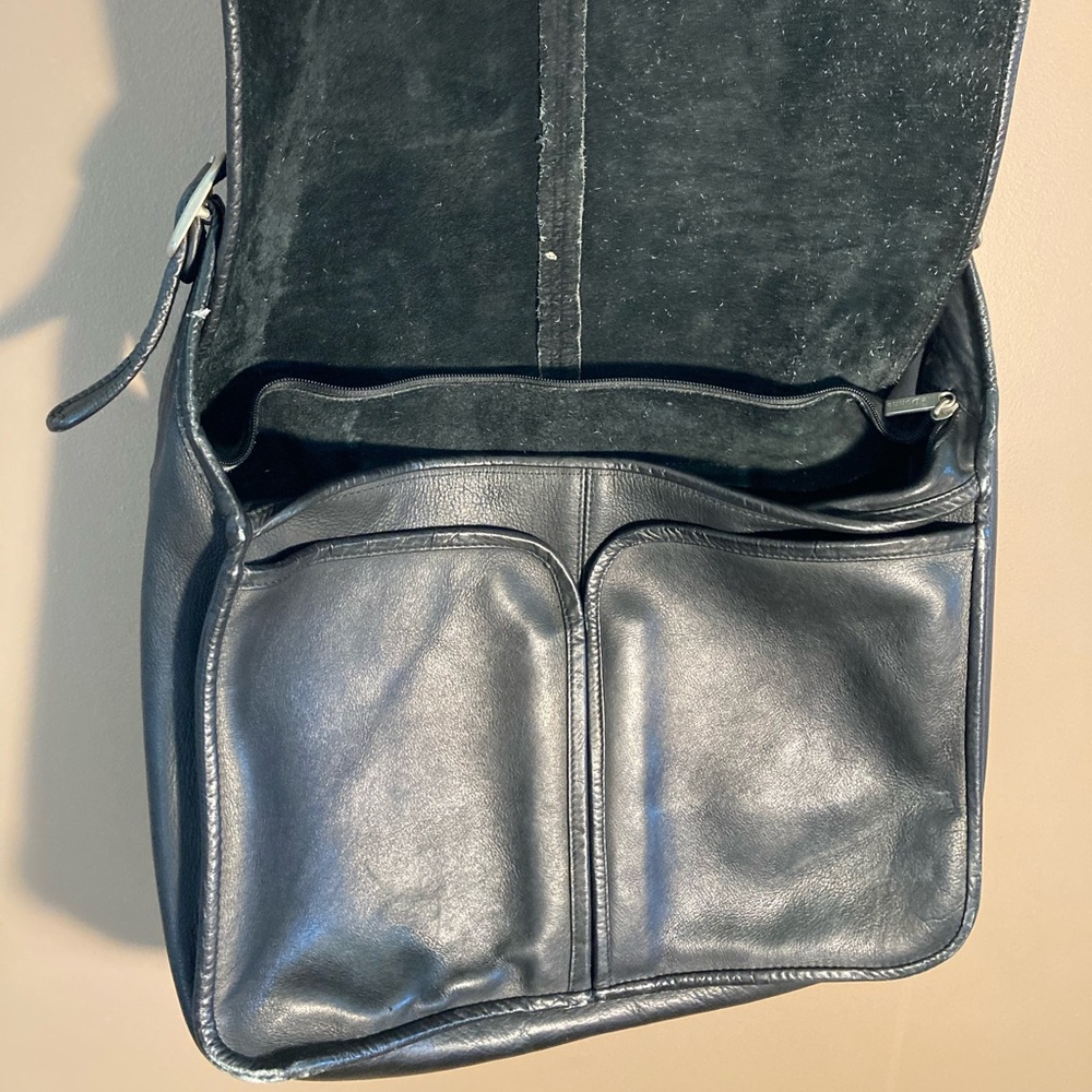 Le Donne black leather messenger bag - Picture 3 of 7